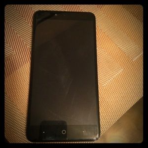 Sold---ZTE ZMAX Pro Unlocked phone 32gb